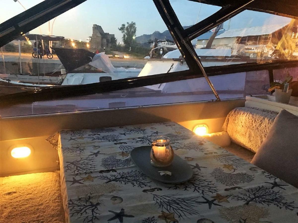 Desire Charming House Boat Hotell Palermo Exteriör bild